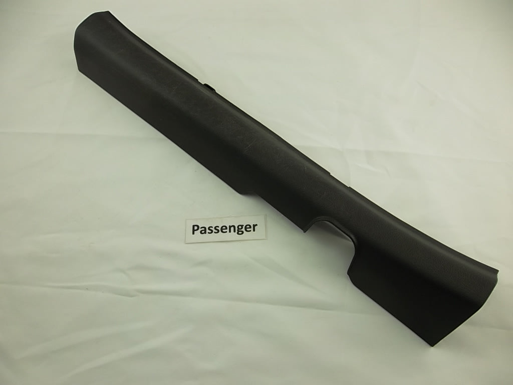 2018-2023 Hyundai Kona Door Sill Scuff Plate Trim Panel Front Passenger 85880-J9000