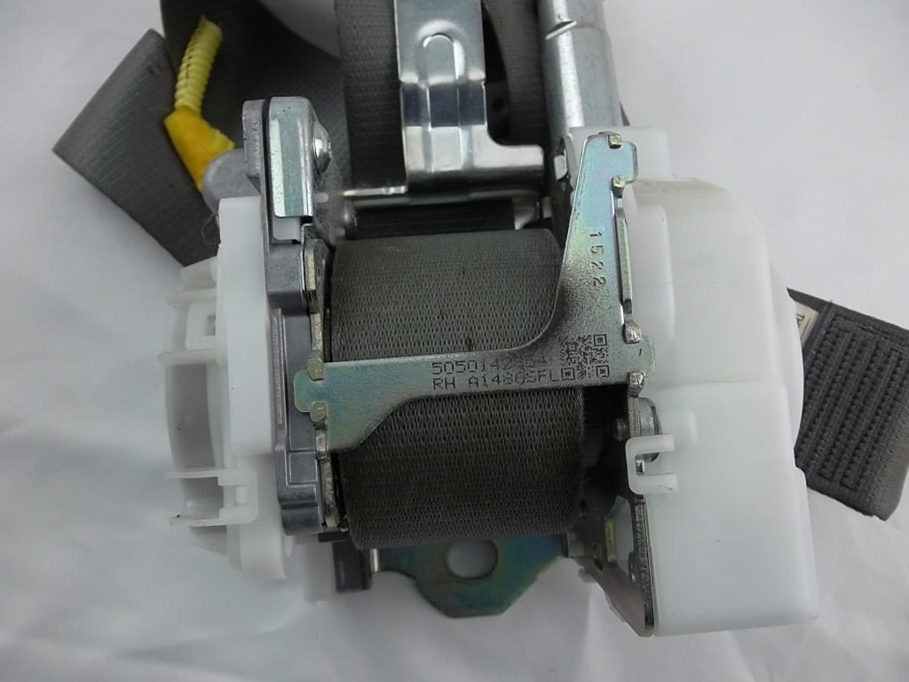 2015-2020 Toyota Sienna Front Seat Belt Passenger 73210-08080