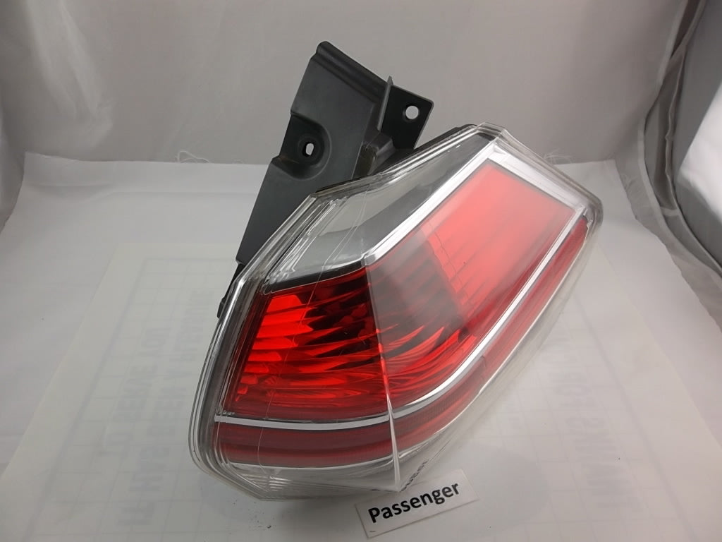 2014-2017 Nissan Rogue Outer Tail Light Rear Passenger 26550-4BA0A