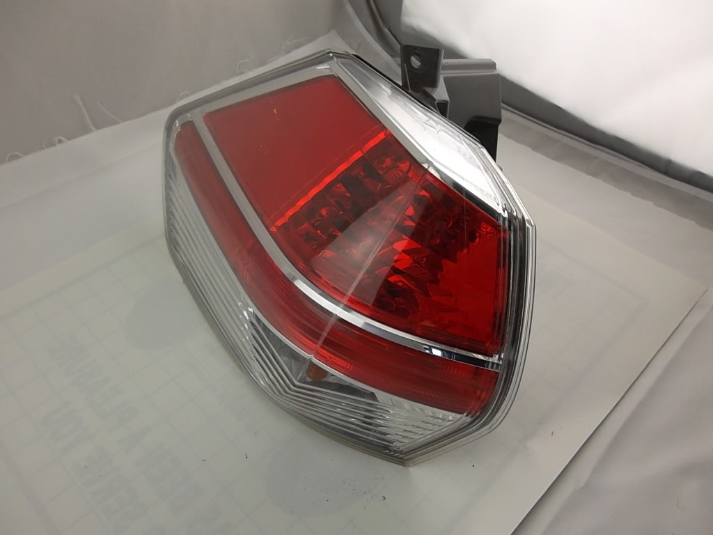 2014-2017 Nissan Rogue Outer Tail Light Rear Driver 26555-5HA0A