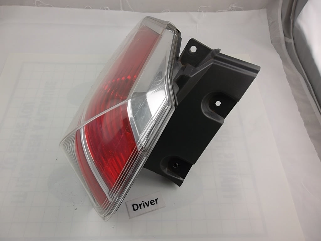 2014-2017 Nissan Rogue Outer Tail Light Rear Driver 26555-5HA0A