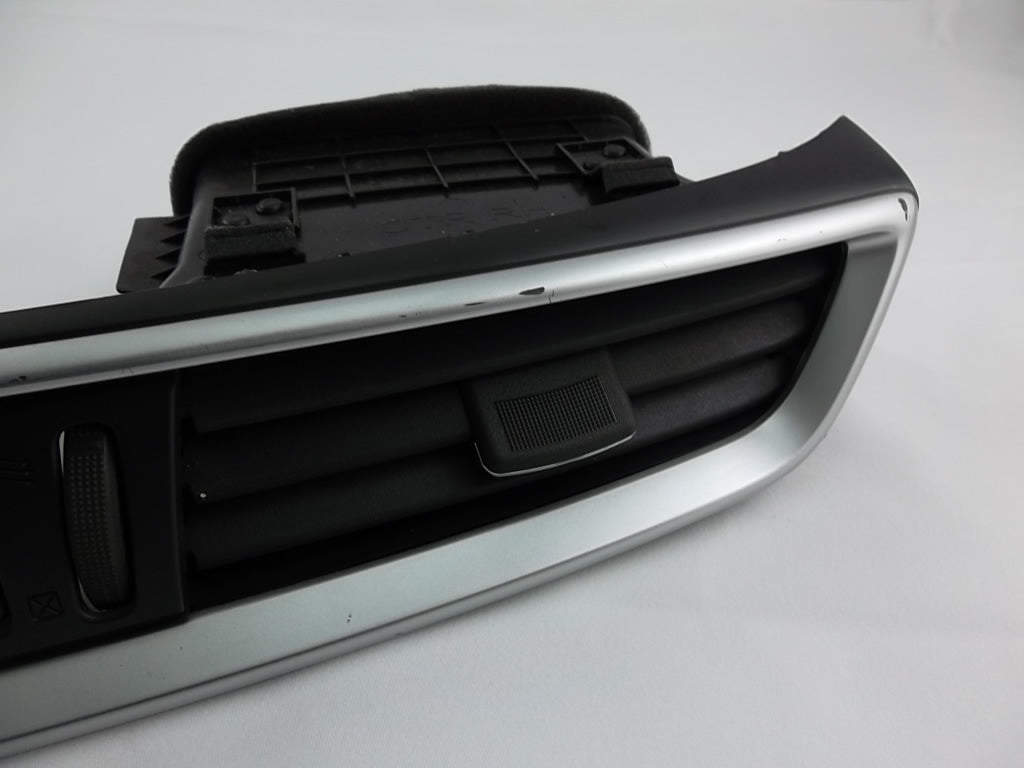 2014-2017 Nissan Rogue Dash AC Air Vent Grille Front Center 68750-4BA0A