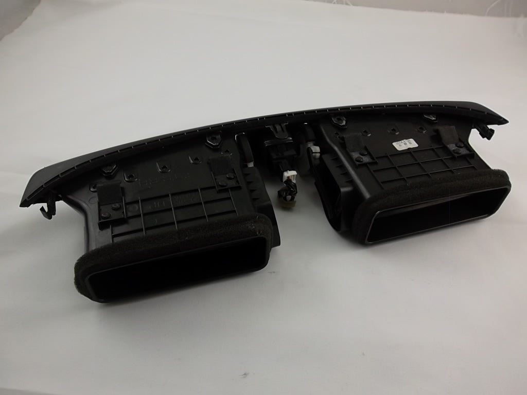 2014-2017 Nissan Rogue Dash AC Air Vent Grille Front Center 68750-4BA0A