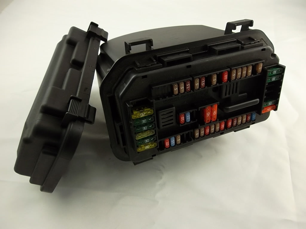 2013 BMW 328i Engine Bay Fuse Box 61149224866