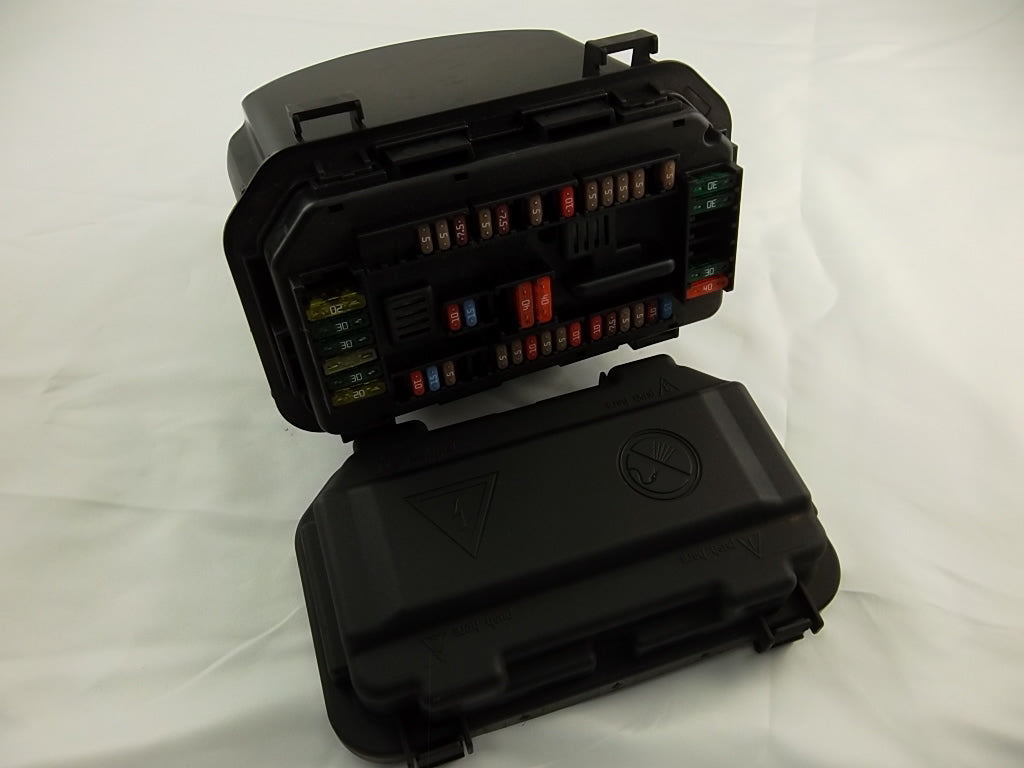 2013 BMW 328i Engine Bay Fuse Box 61149224866