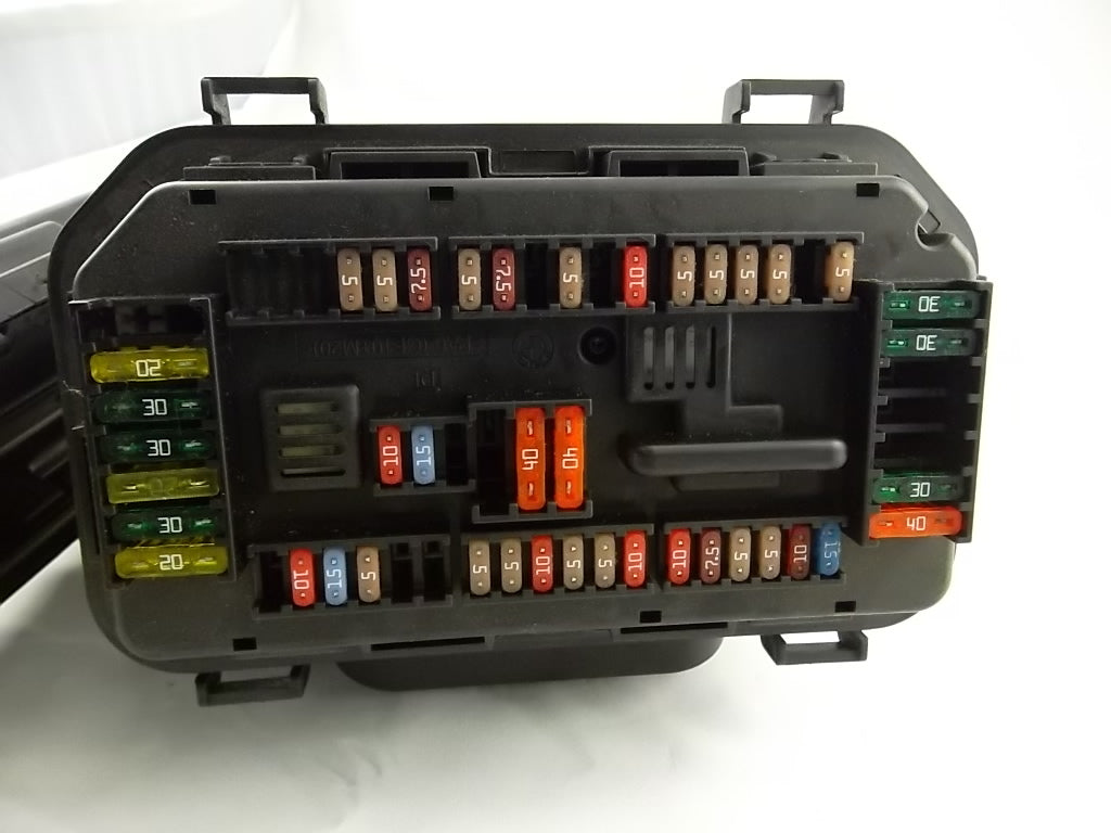 2013 BMW 328i Engine Bay Fuse Box 61149224866