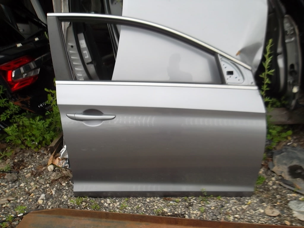 2015-2017 Hyundai Sonata Front Door Passenger 76004-C1000