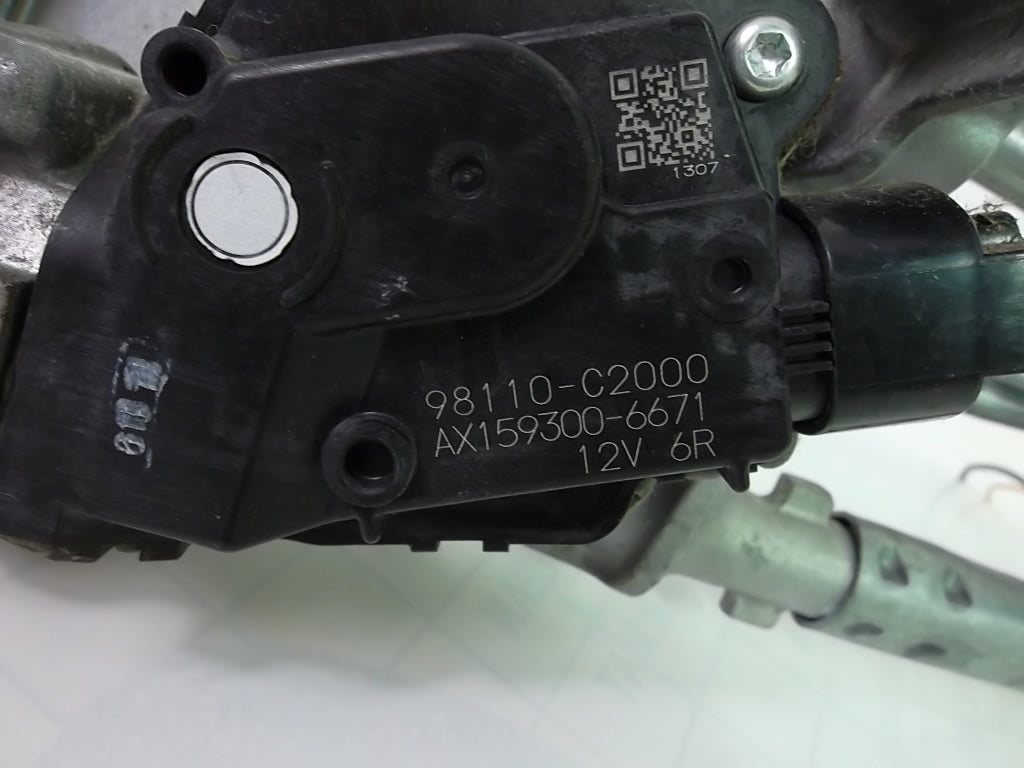 2015-2017 Hyundai Sonata Windshield Wiper Transmission Linkage W/Motor 98120-C2000