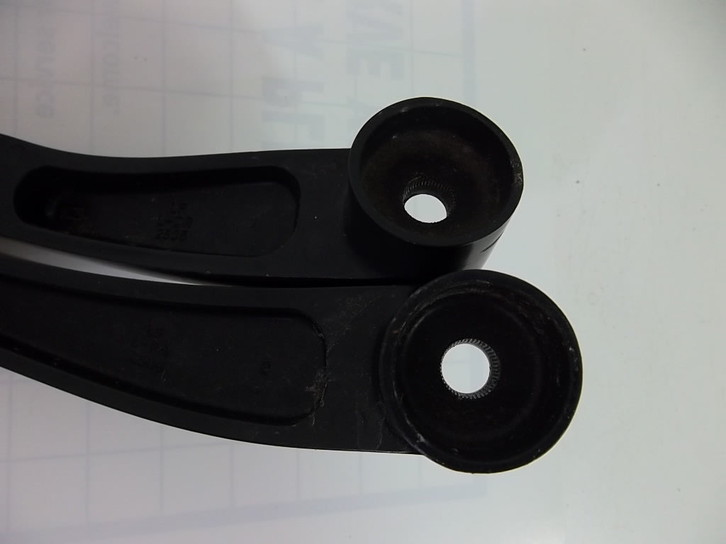 2015-2019 Hyundai Sonata Windshield Wiper Arm Set 98311-C1000