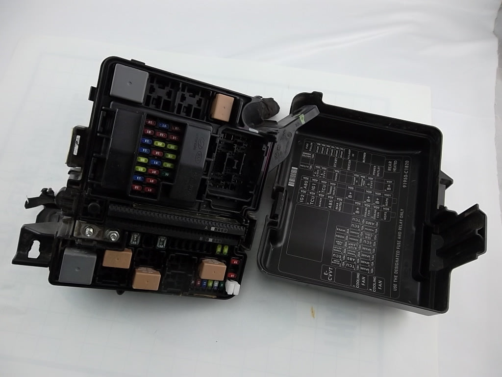 2015-2017 Hyundai Sonata Engine Fuse Box 91950-C1820