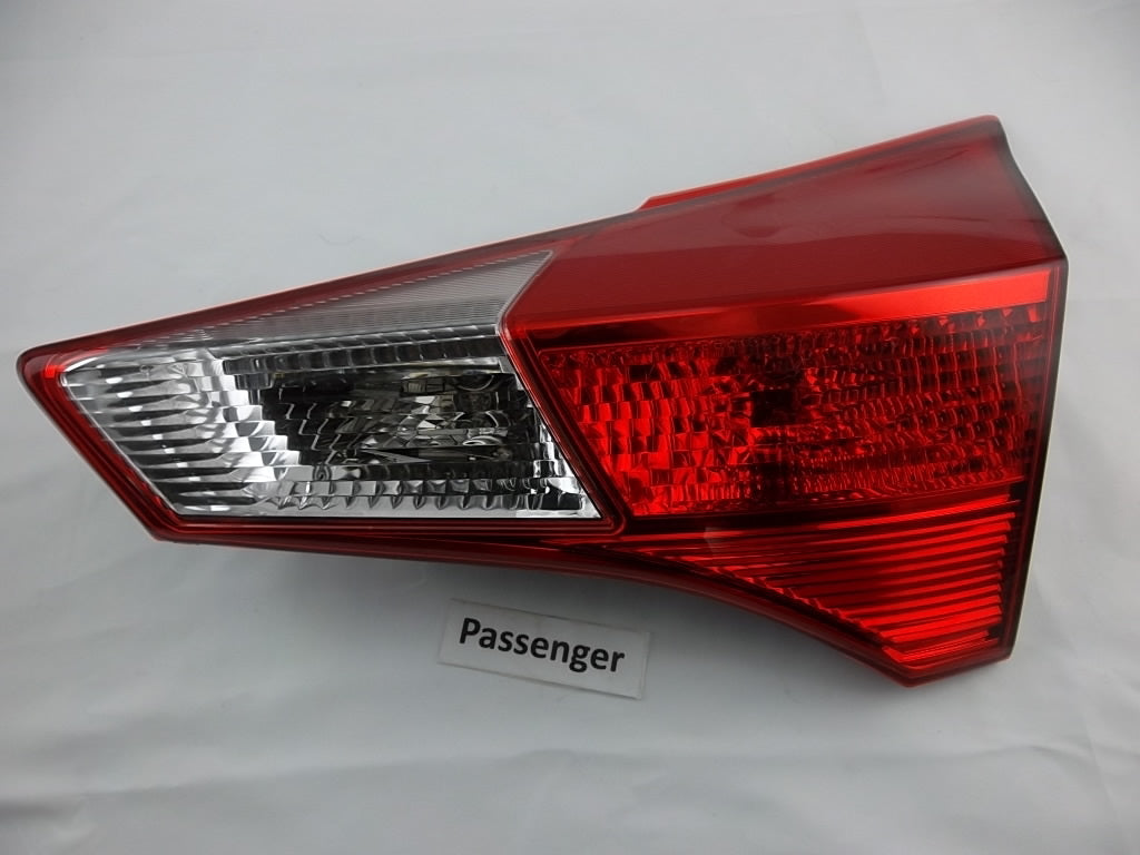 2013-2016 Toyota RAV4 Tail light lamp Passenger 81581-42050