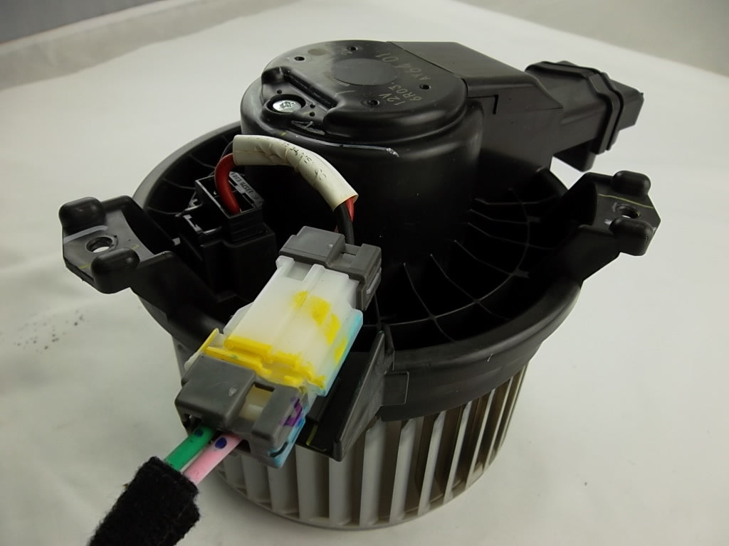 2015-2019 Hyundai Sonata HVAC Heater Blower Motor 97113-C2000