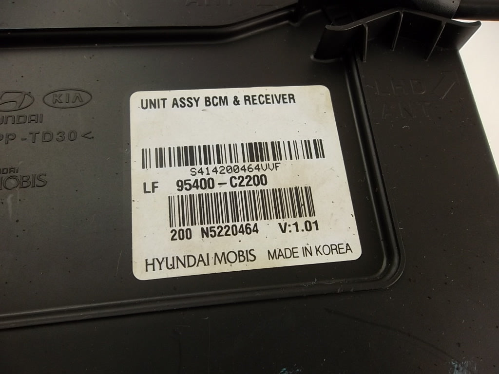 2015-2017 Hyundai Sonata Body Control Module BCM 95400-C2200