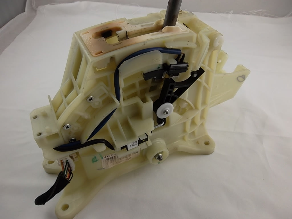 2015-2017 Hyundai Sonata Automatic Transmission Shifter Gear Selector 46700-C1200