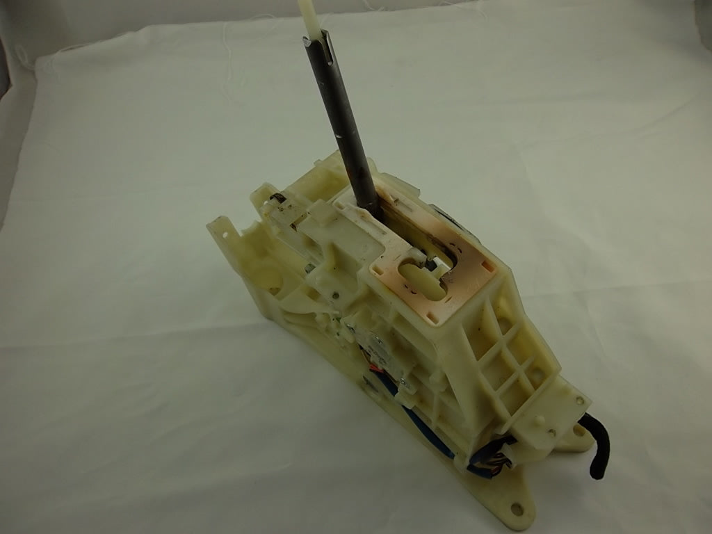 2015-2017 Hyundai Sonata Automatic Transmission Shifter Gear Selector 46700-C1200