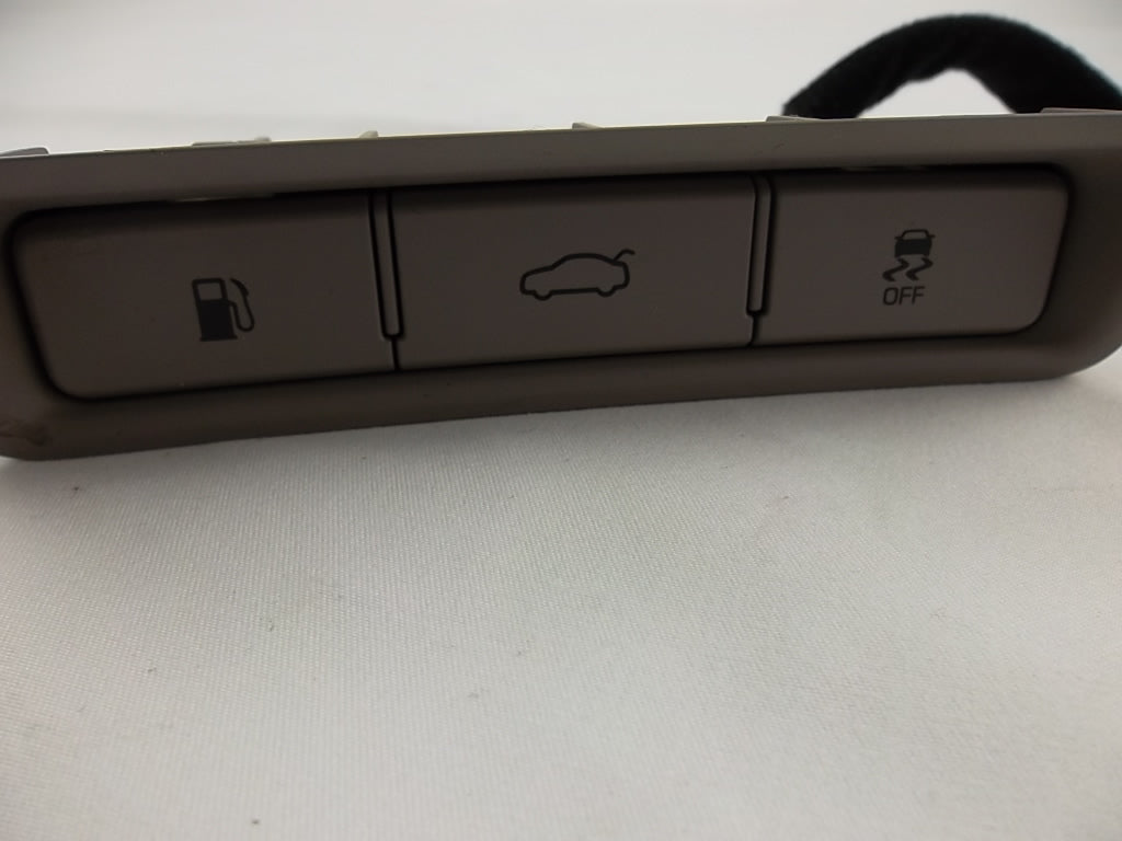 2015-2019 Hyundai Sonata Trunk Fuel Door Traction Switch 93750-C1100