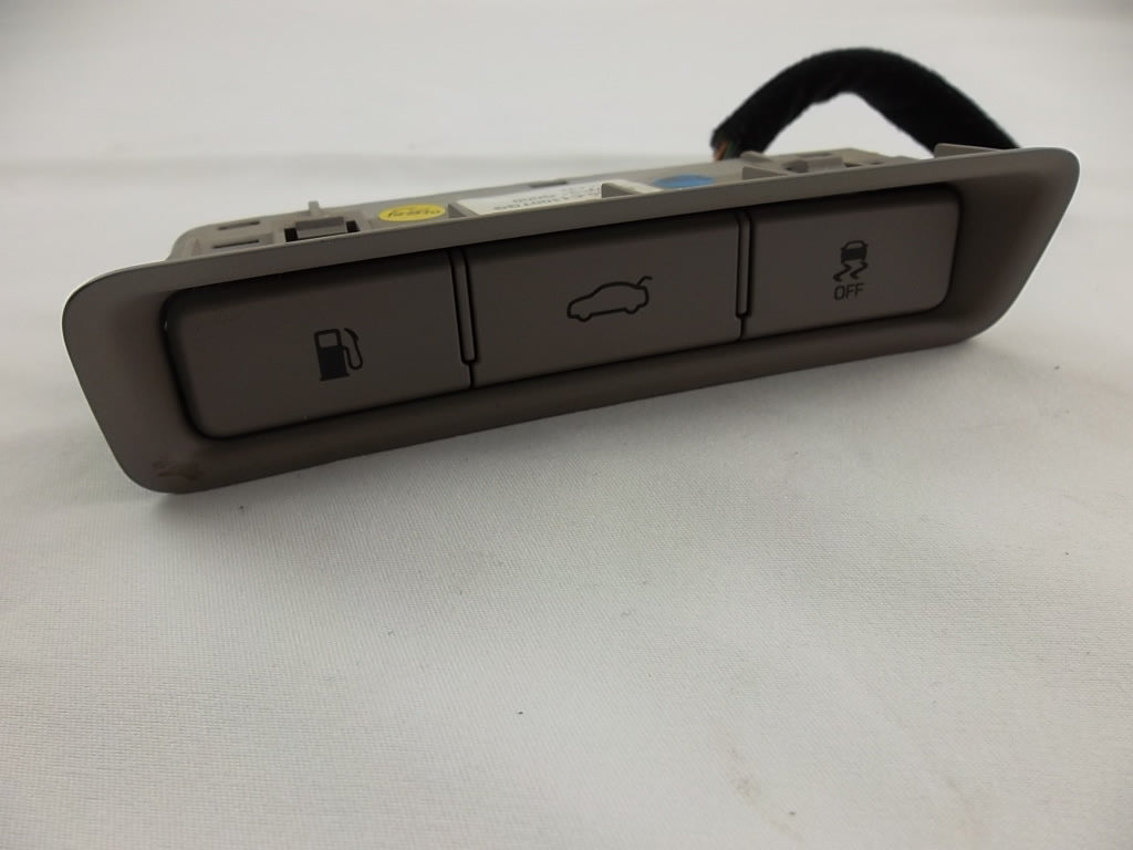 2015-2019 Hyundai Sonata Trunk Fuel Door Traction Switch 93750-C1100