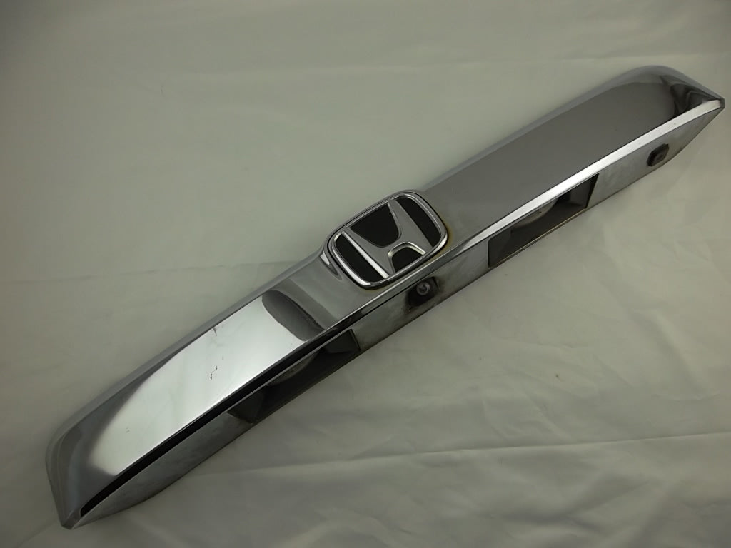 2009-2015 Honda Pilot Tailgate Trunk Lid Garnish Trim Molding W/Camera 74890-SZA-A01