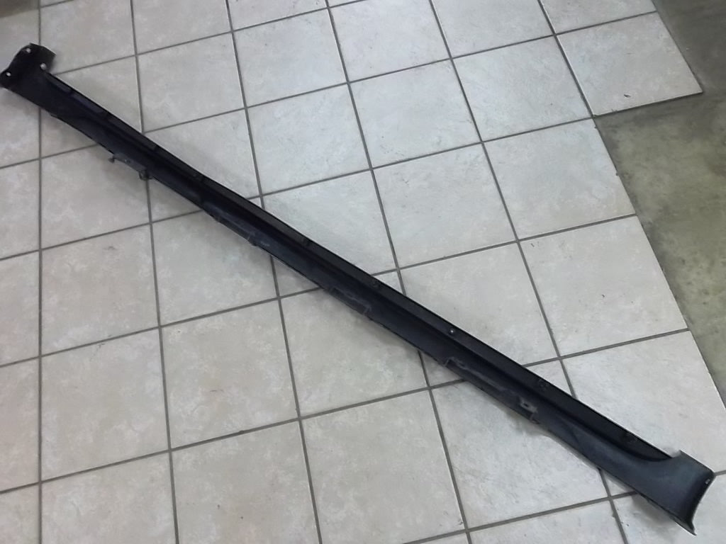 2011-2018 Toyota Sienna  Rocker Moulding  Passenger Side 75851-08900