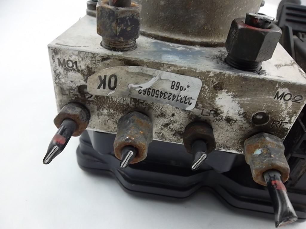 2013-2015 Hyundai Santa Fe ABS Pump 58920-4Z200