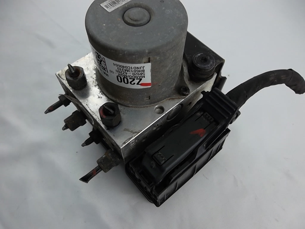 2013-2015 Hyundai Santa Fe ABS Pump 58920-4Z200