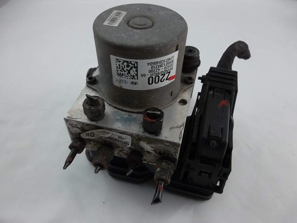 2013-2015 Hyundai Santa Fe ABS Pump 58920-4Z200