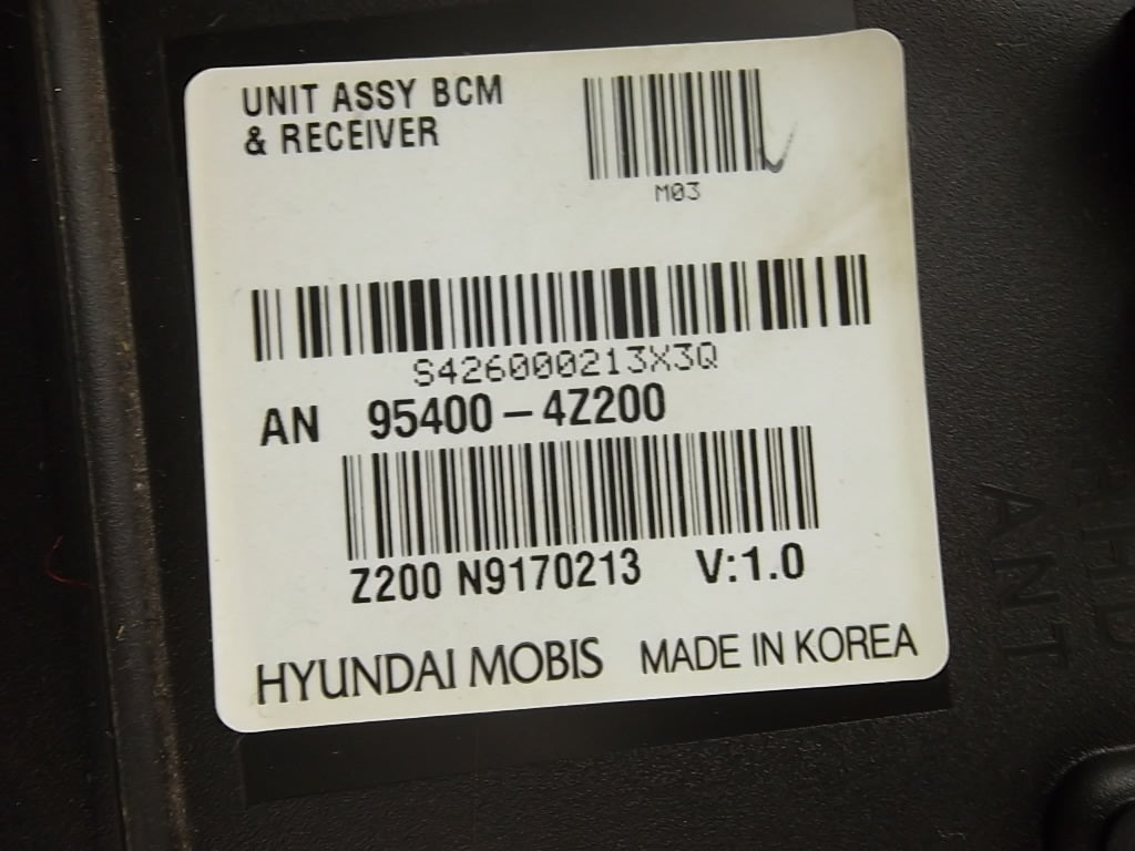 2013-2015 Hyundai Santa Fe Body Control Module BCM 95400-4Z200