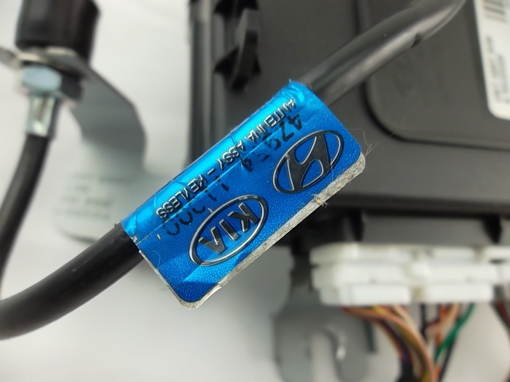 2013-2015 Hyundai Santa Fe Body Control Module BCM 95400-4Z200