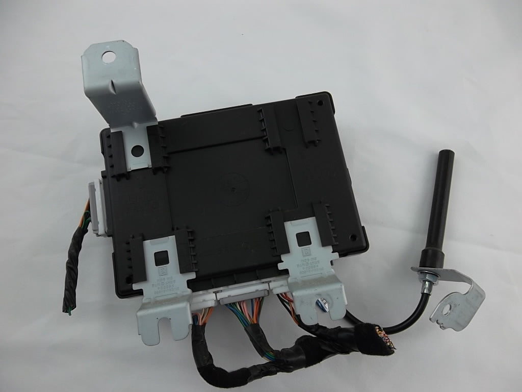 2013-2015 Hyundai Santa Fe Body Control Module BCM 95400-4Z200