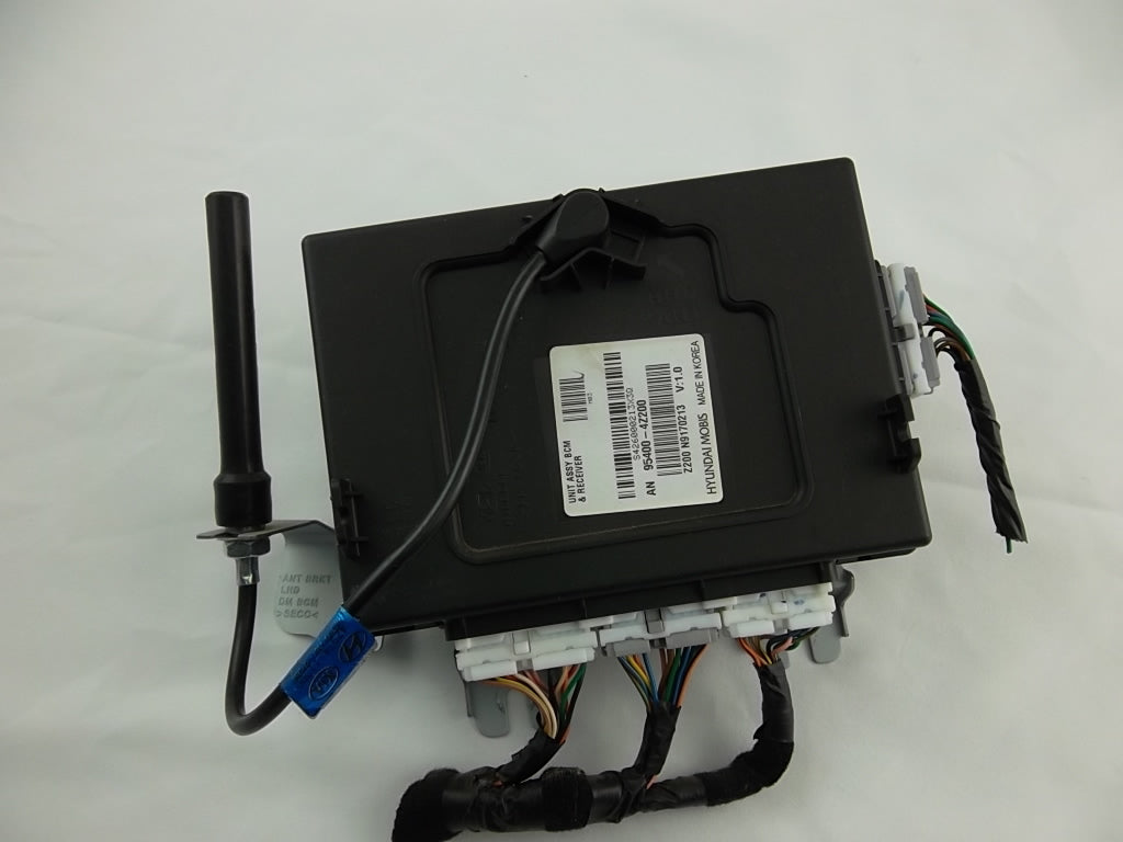 2013-2015 Hyundai Santa Fe Body Control Module BCM 95400-4Z200