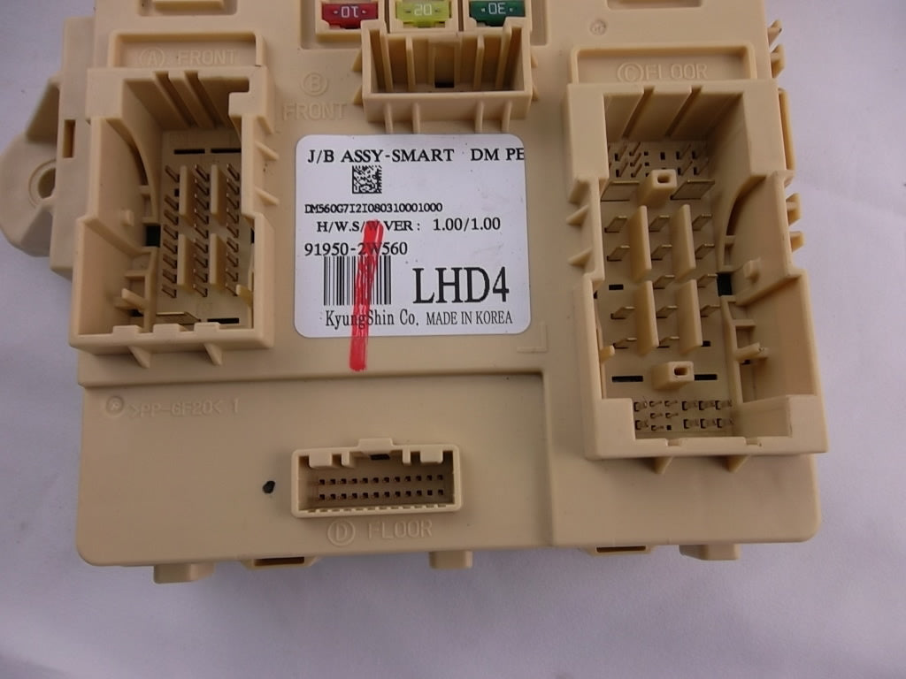 2013-2018 Hyundai Santa Fe Interior Cabin Fuse Box 91950-2W560