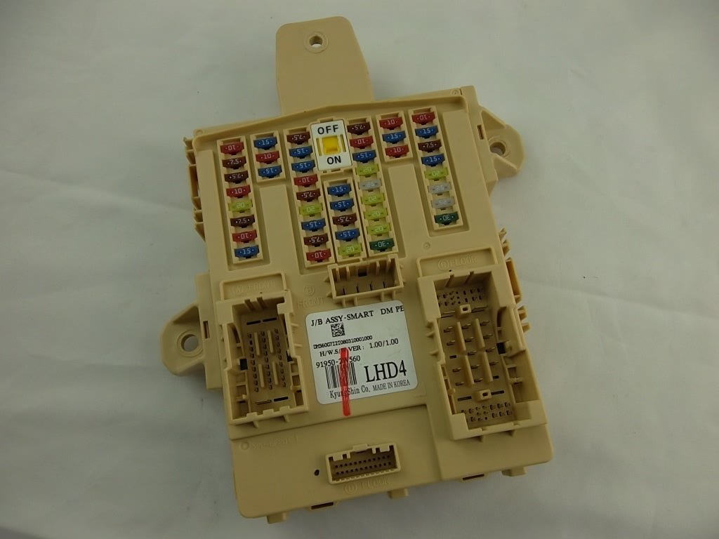 2013-2018 Hyundai Santa Fe Interior Cabin Fuse Box 91950-2W560