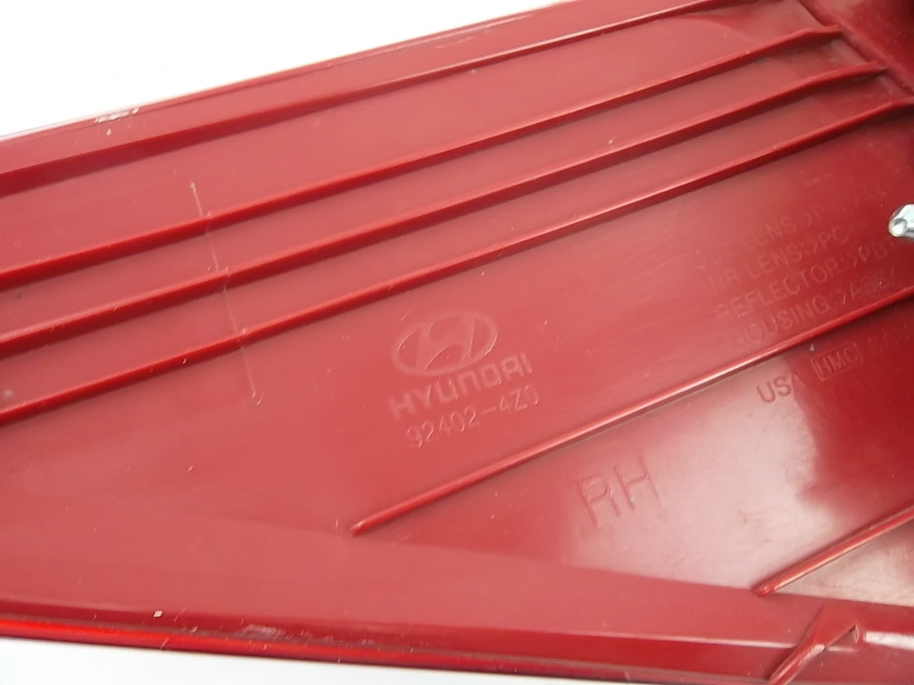 2013-2015 Hyundai Santa Fe Sport Outer Tail Light Rear Passenger 92402-4Z000