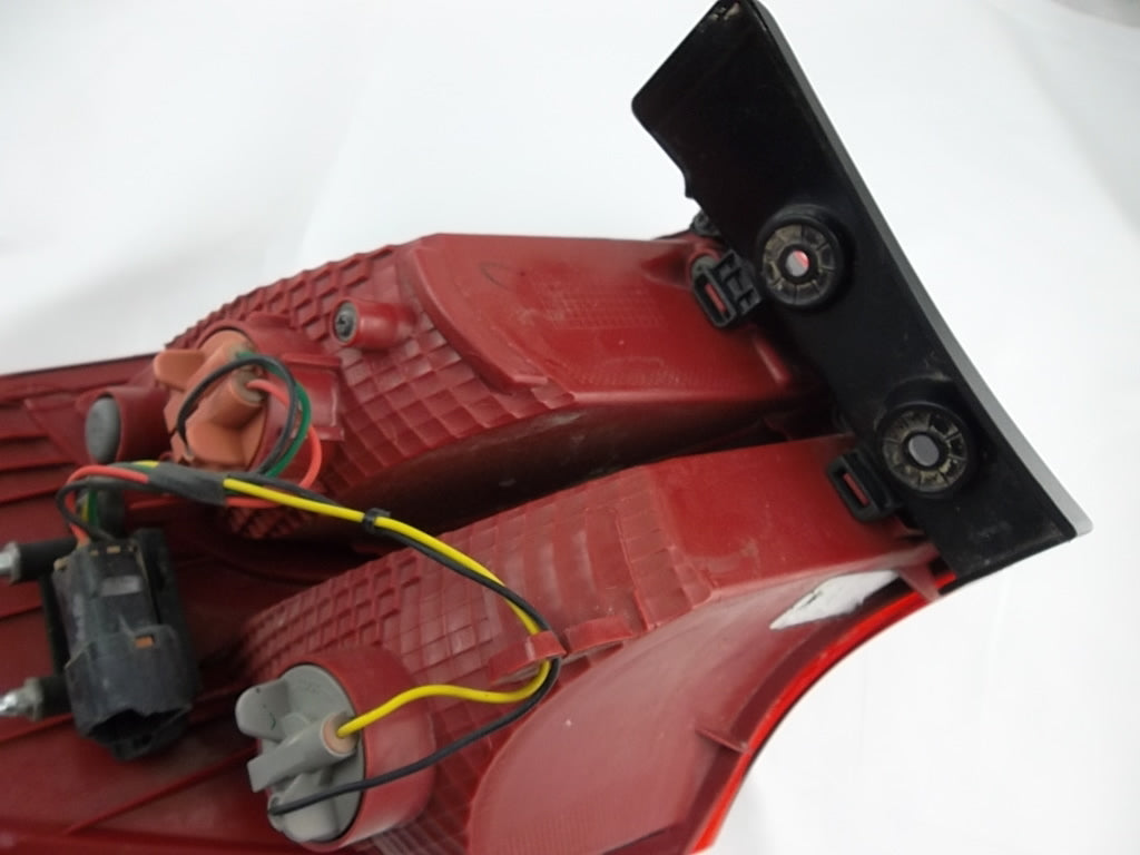 2013-2015 Hyundai Santa Fe Sport Outer Tail Light Rear Passenger 92402-4Z000