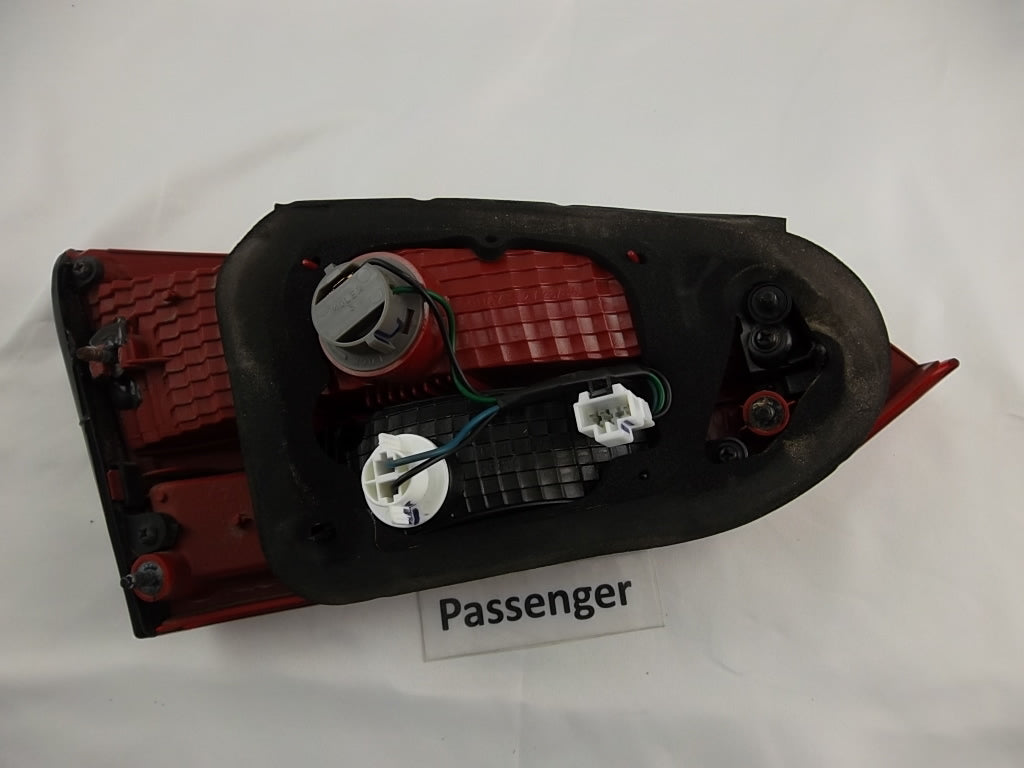2013-2015 Hyundai Santa Fe Sport Inner Tail Light Rear Passenger 92406-4Z000