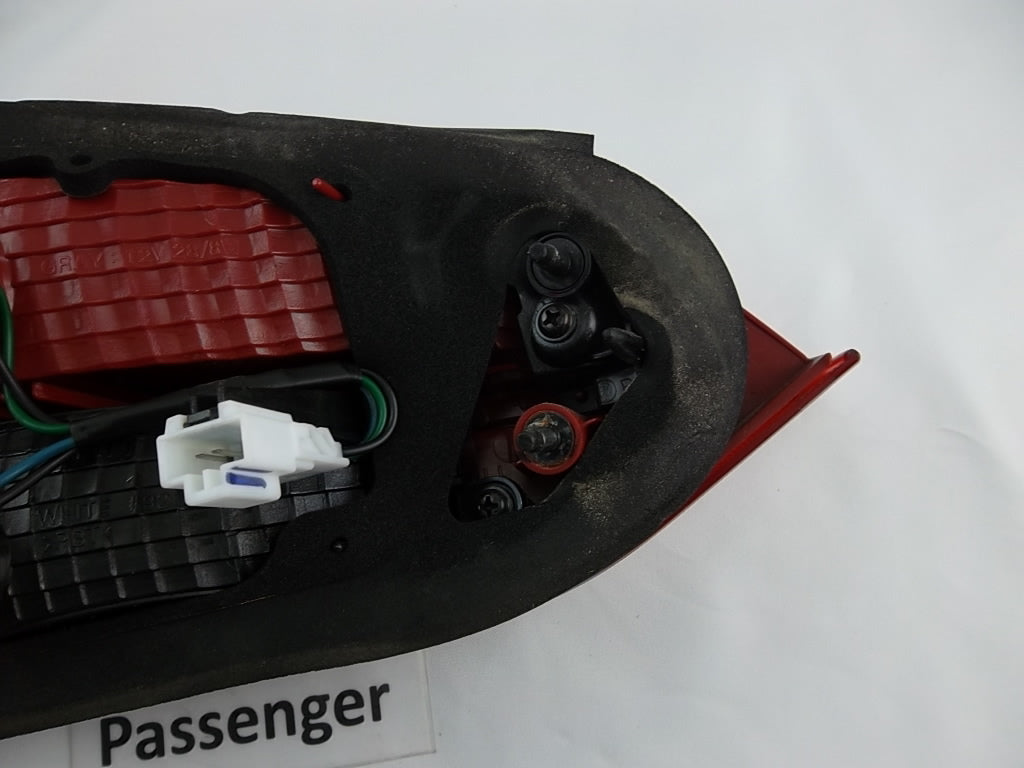 2013-2015 Hyundai Santa Fe Sport Inner Tail Light Rear Passenger 92406-4Z000