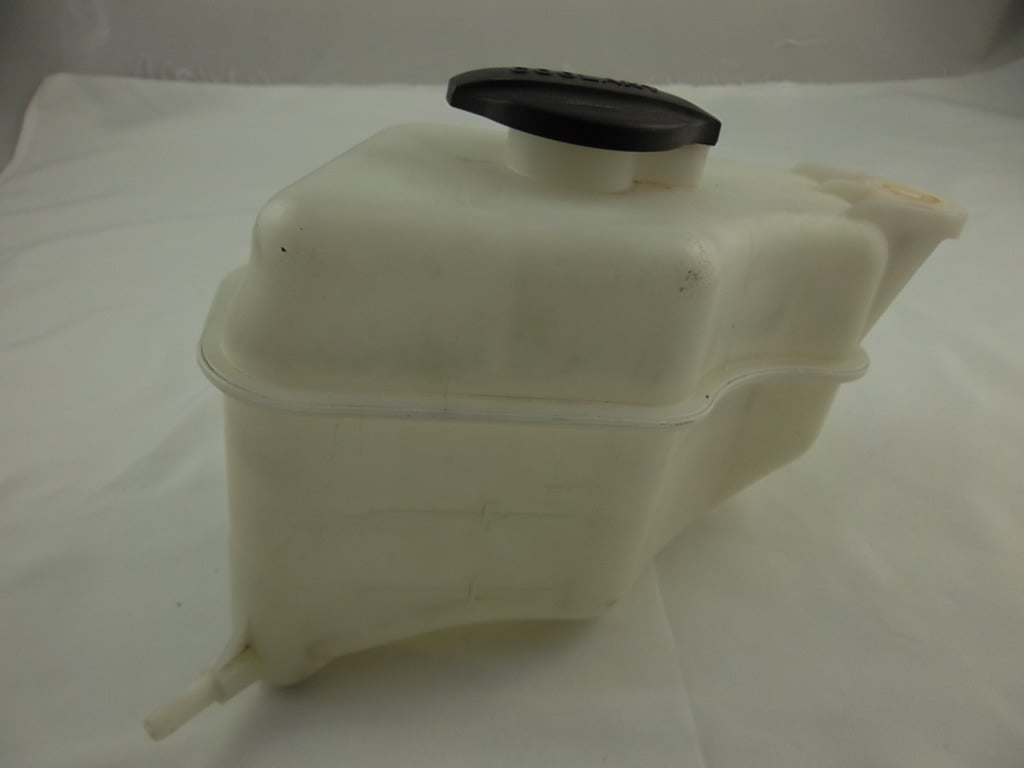 2013-2018 Hyundai Santa Fe Engine Coolant Reservoir Tank 25430-2W000