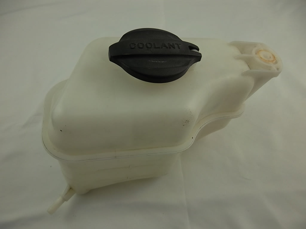 2013-2018 Hyundai Santa Fe Engine Coolant Reservoir Tank 25430-2W000