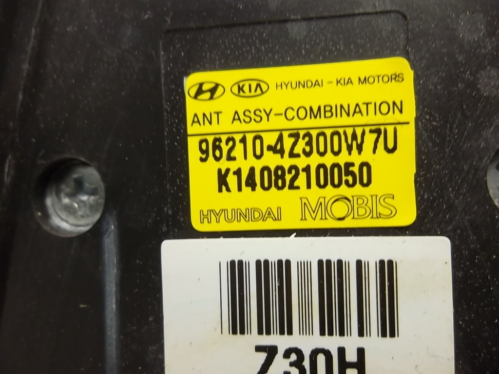 2013-2015 Hyundai Santa Fe Sport Shark Fin Antenna 96210-4Z300