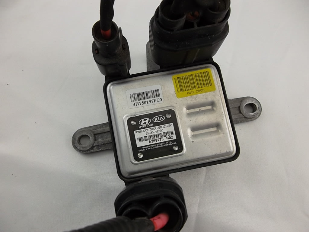 2013-2018 Hyundai Santa Fe Sport Cooling Fan Control Module 25385-4Z000