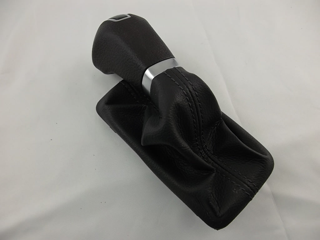 2013-2015 Hyundai Santa Fe Gear Shift Knob Boot 46720-2W100
