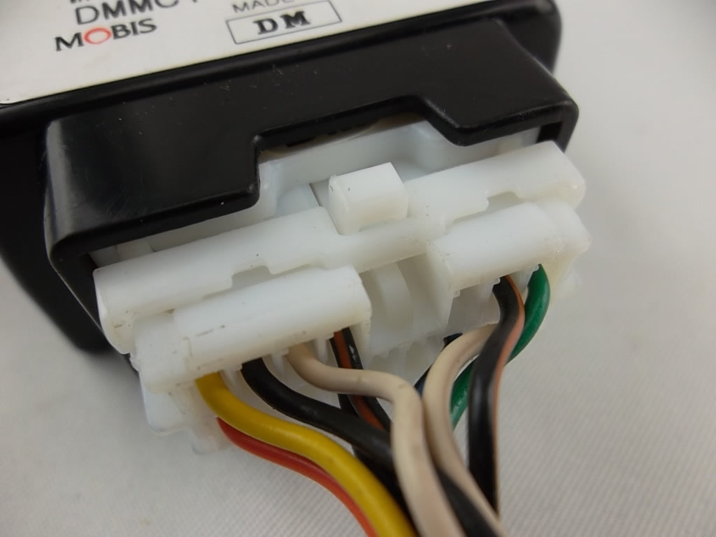 2013-2015 Hyundai Santa Fe Sport AUX USB Jack Assembly 96121-2W000