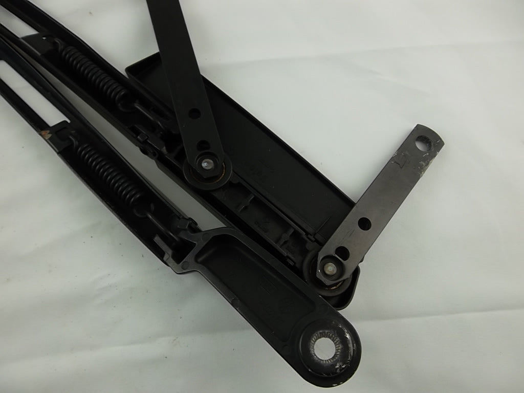 2007-2015 Audi Q7 Front Windshield Wiper Arm 4L1-955-408